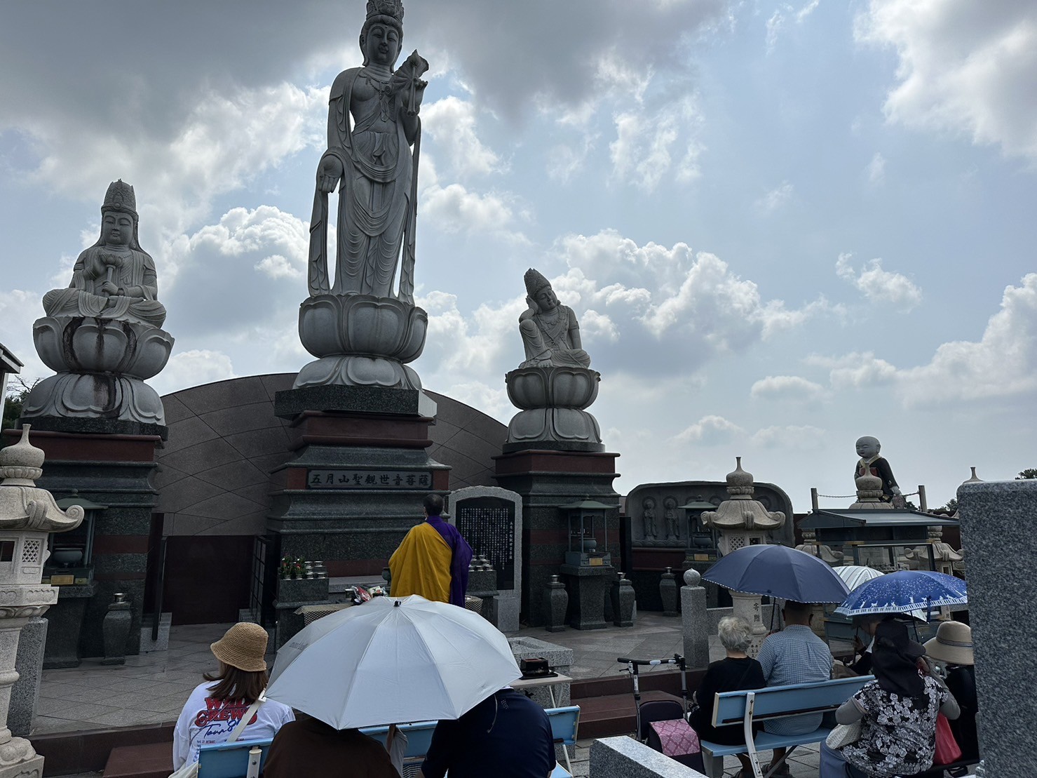 合同法要の様子